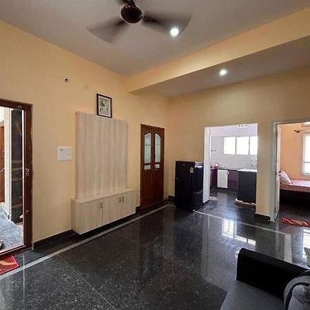 Villa New 2Bhk Furnished Flat Mysore 2Km From Gokulam Exterior foto