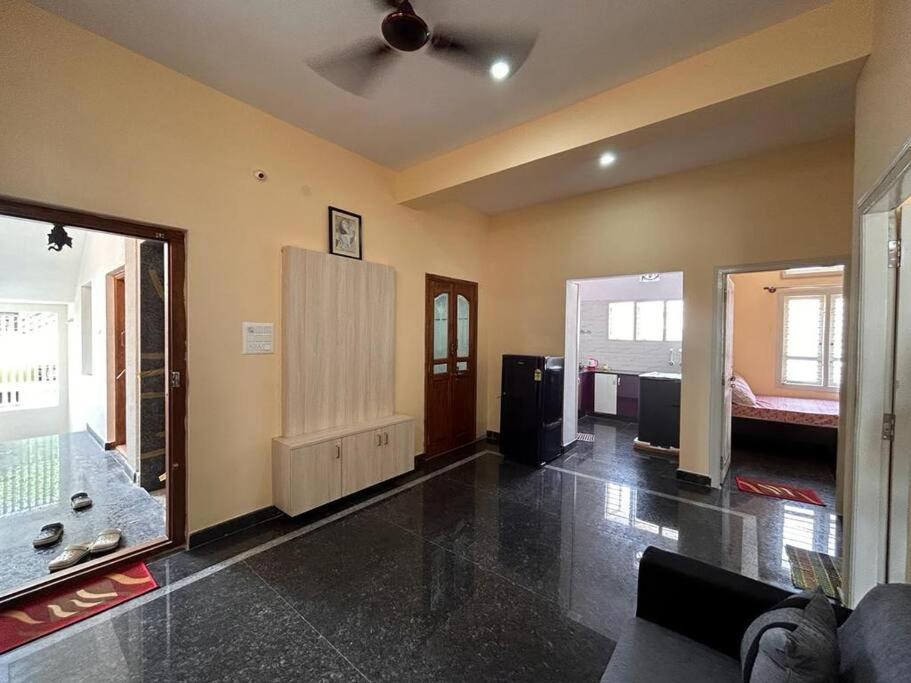 Villa New 2Bhk Furnished Flat Mysore 2Km From Gokulam Exterior foto